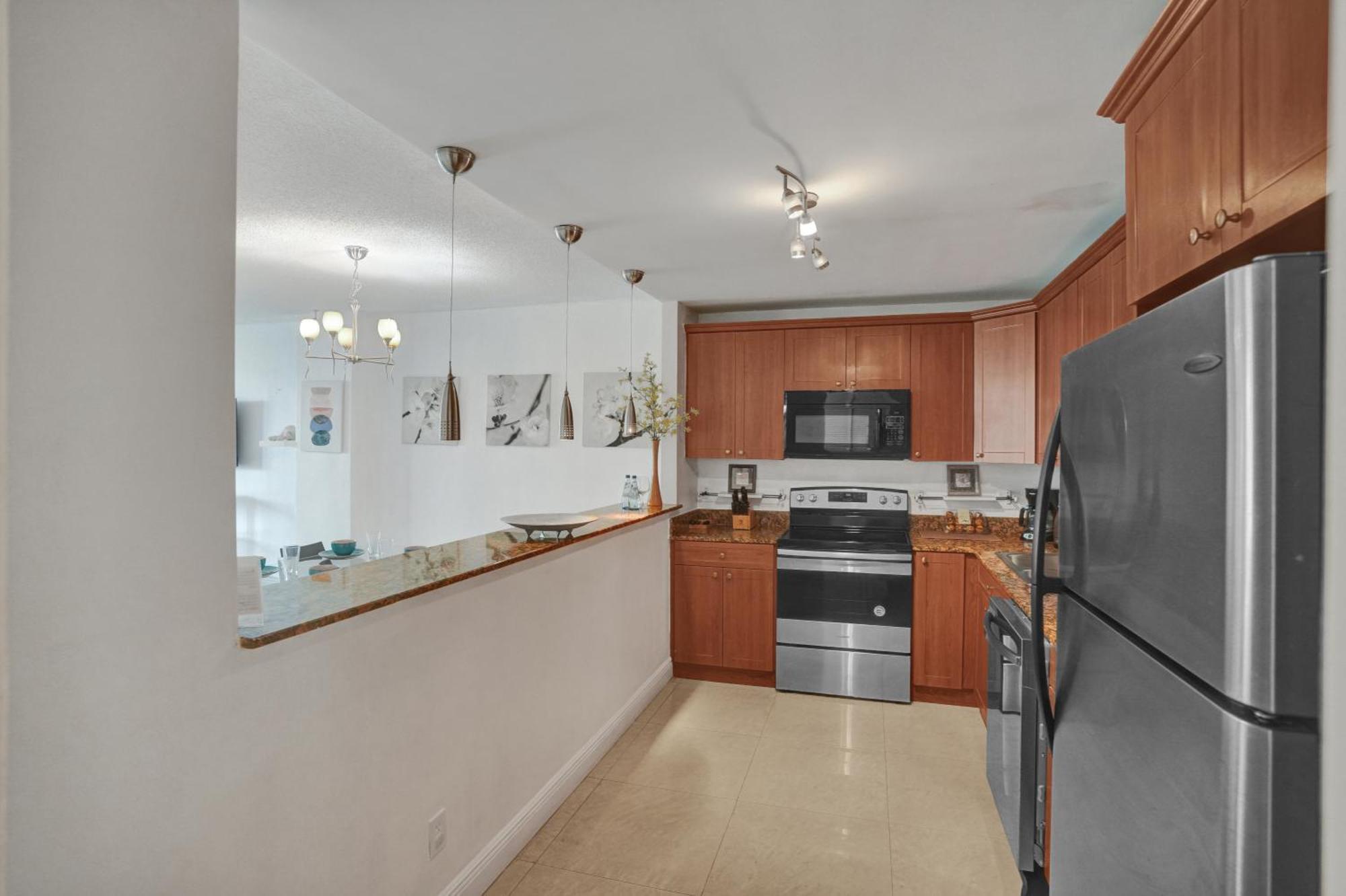 Ocean Reserve Luxury Condos Across From Sunny Isles Beach Маями Бийч Екстериор снимка