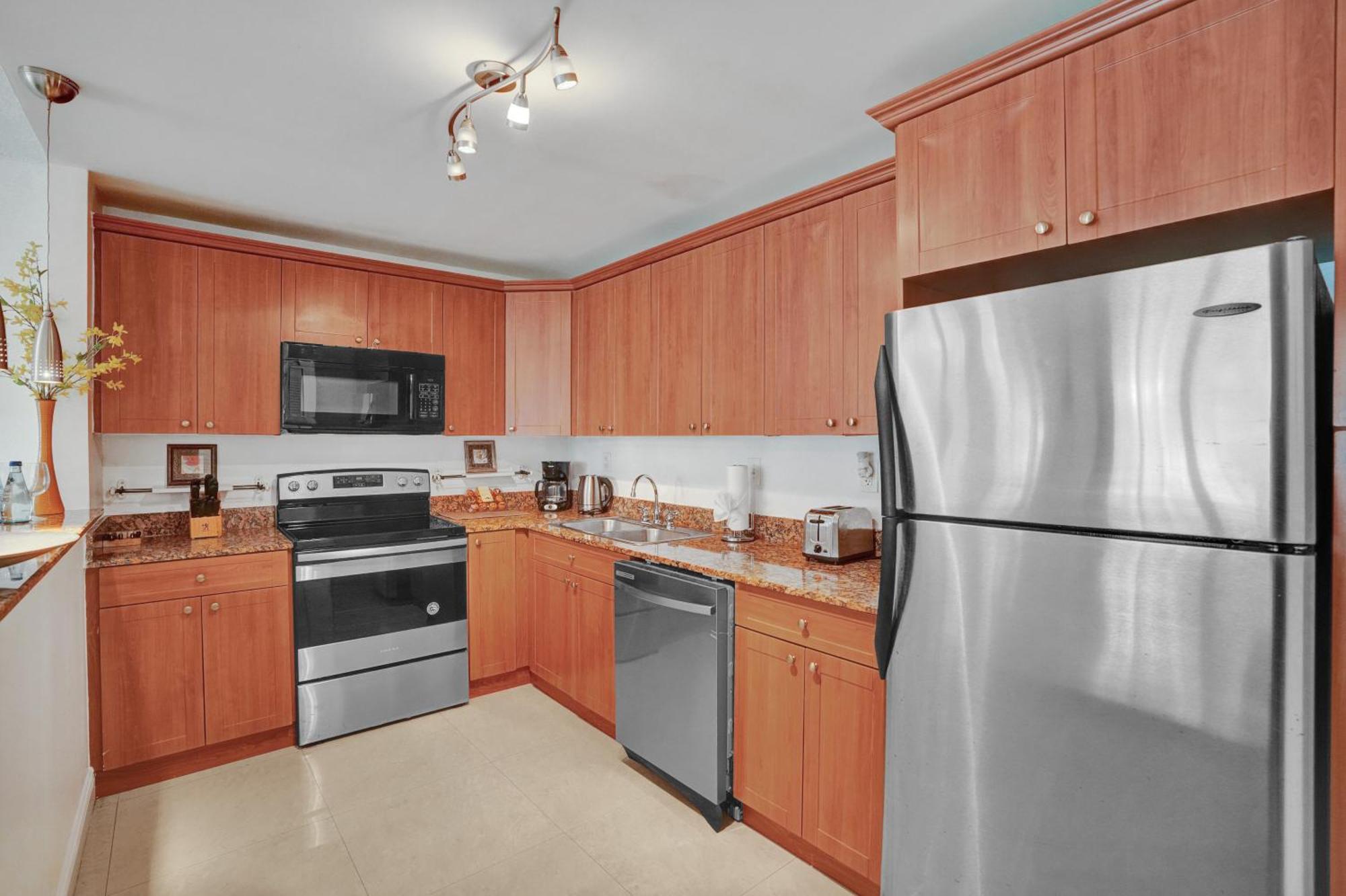 Ocean Reserve Luxury Condos Across From Sunny Isles Beach Маями Бийч Екстериор снимка