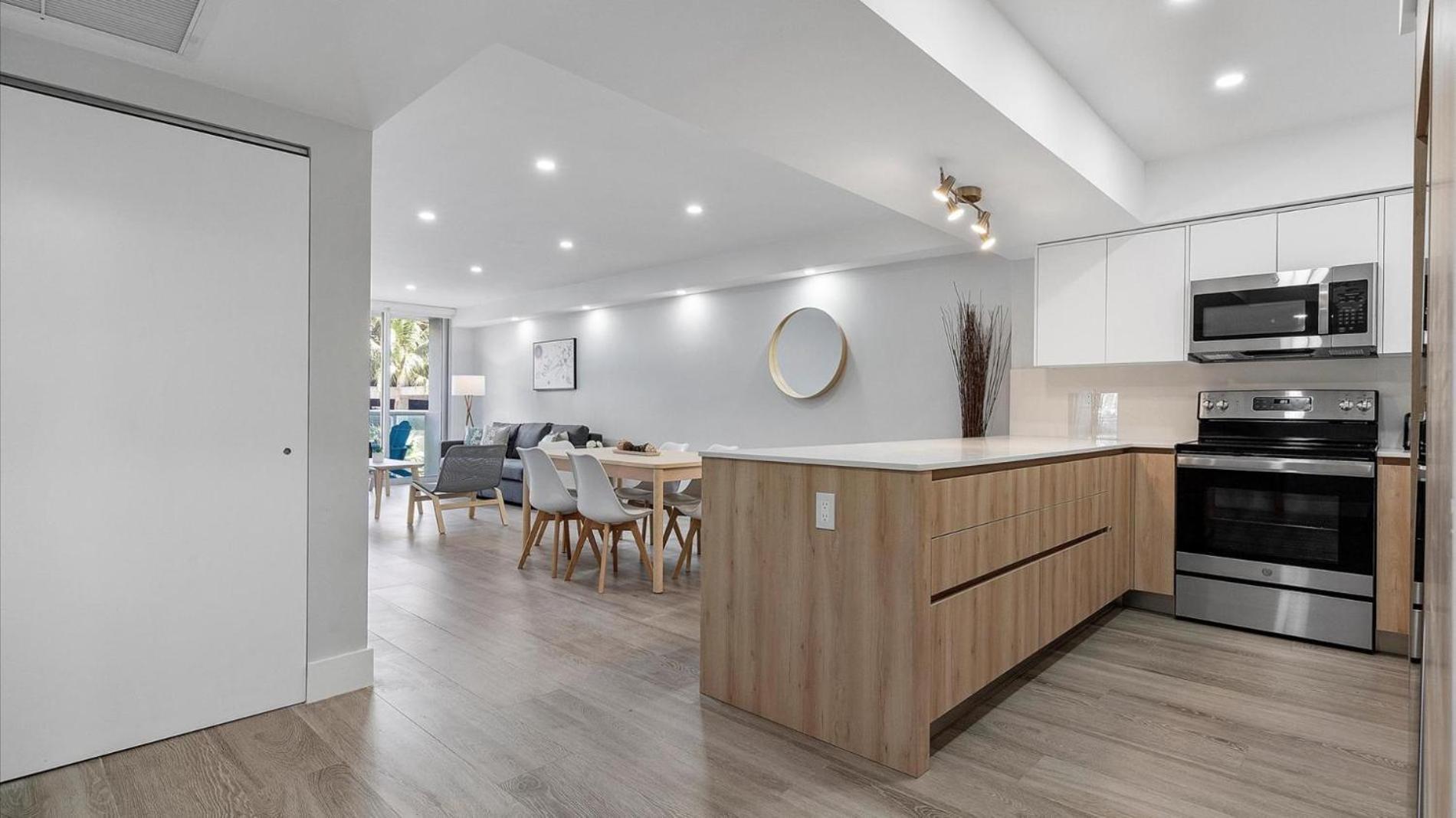 Ocean Reserve Luxury Condos Across From Sunny Isles Beach Маями Бийч Екстериор снимка