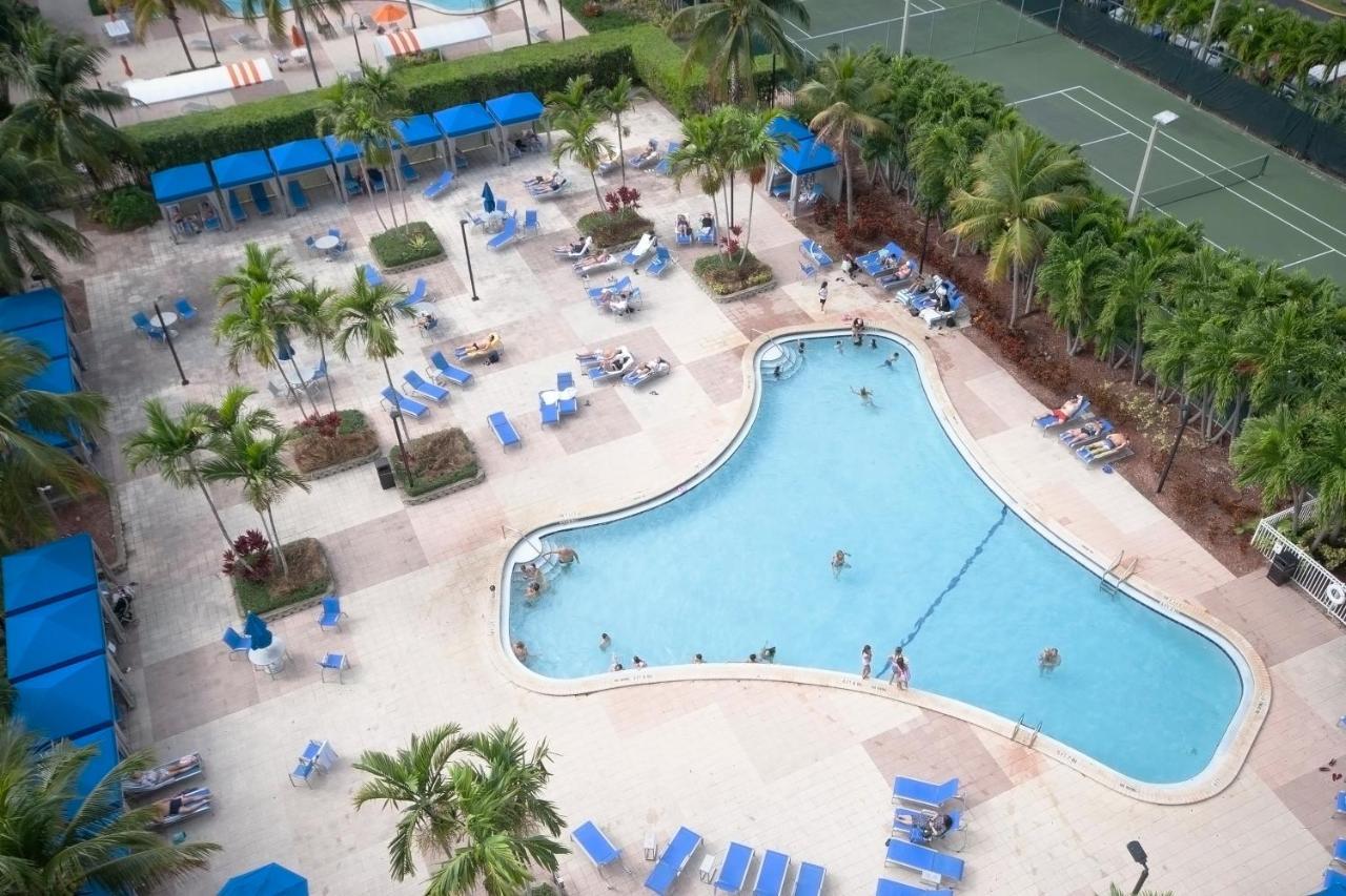 Ocean Reserve Luxury Condos Across From Sunny Isles Beach Маями Бийч Екстериор снимка